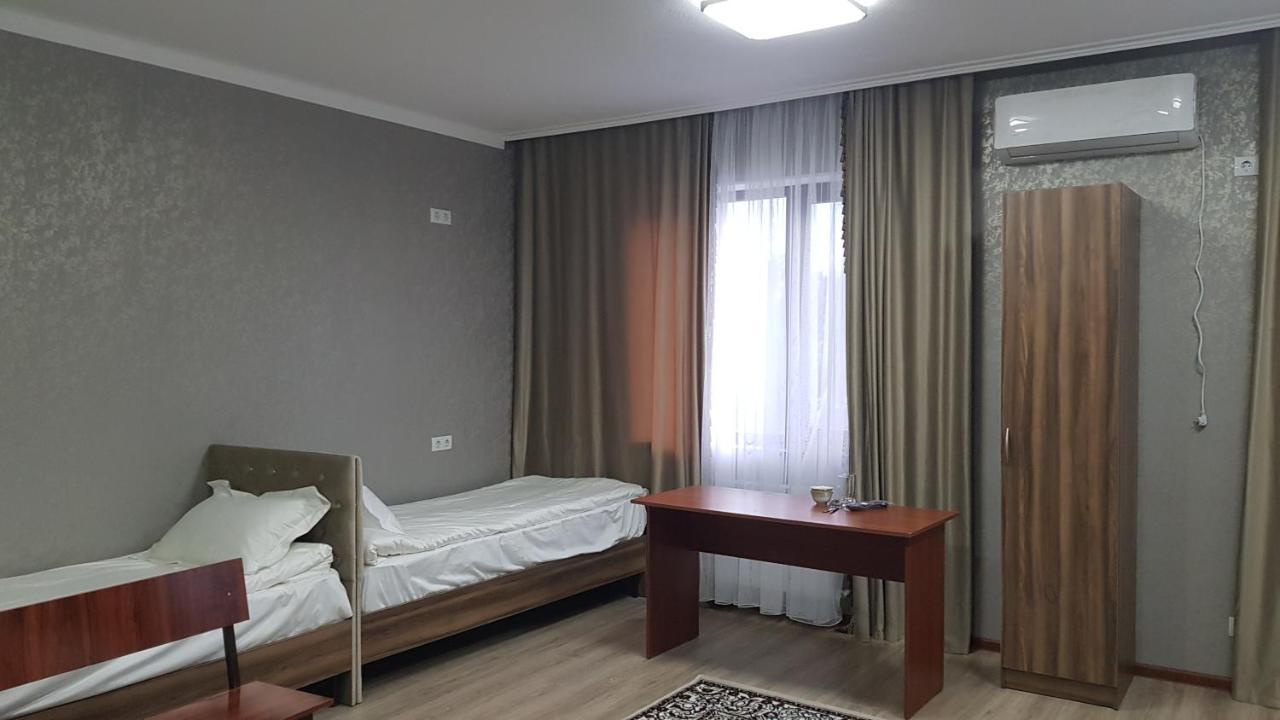 Nomad Hotel Bishkek Halal 外观 照片