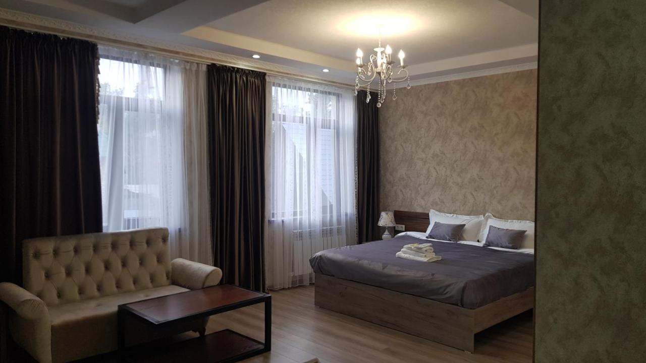Nomad Hotel Bishkek Halal 外观 照片