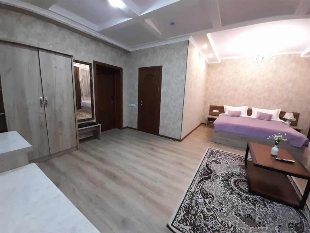 Nomad Hotel Bishkek Halal 外观 照片
