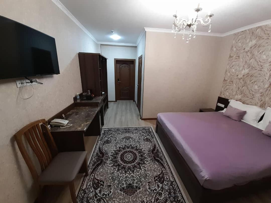 Nomad Hotel Bishkek Halal 外观 照片