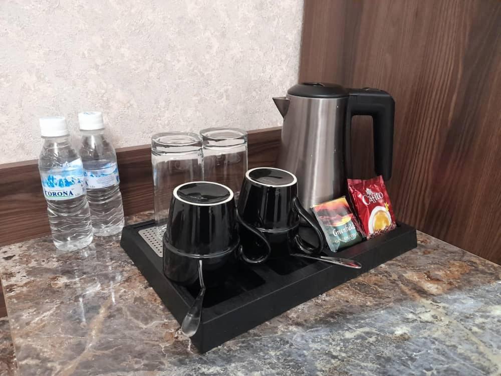 Nomad Hotel Bishkek Halal 外观 照片