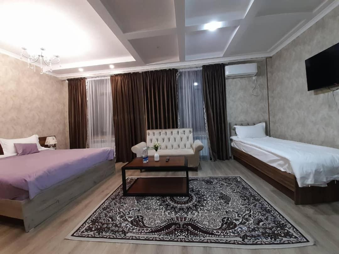 Nomad Hotel Bishkek Halal 外观 照片